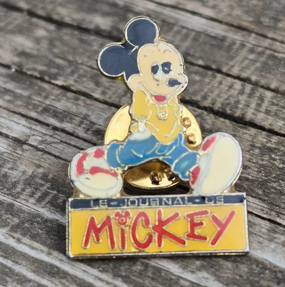 Mickey Mouse Enamel Pin - Picture 11 of 16